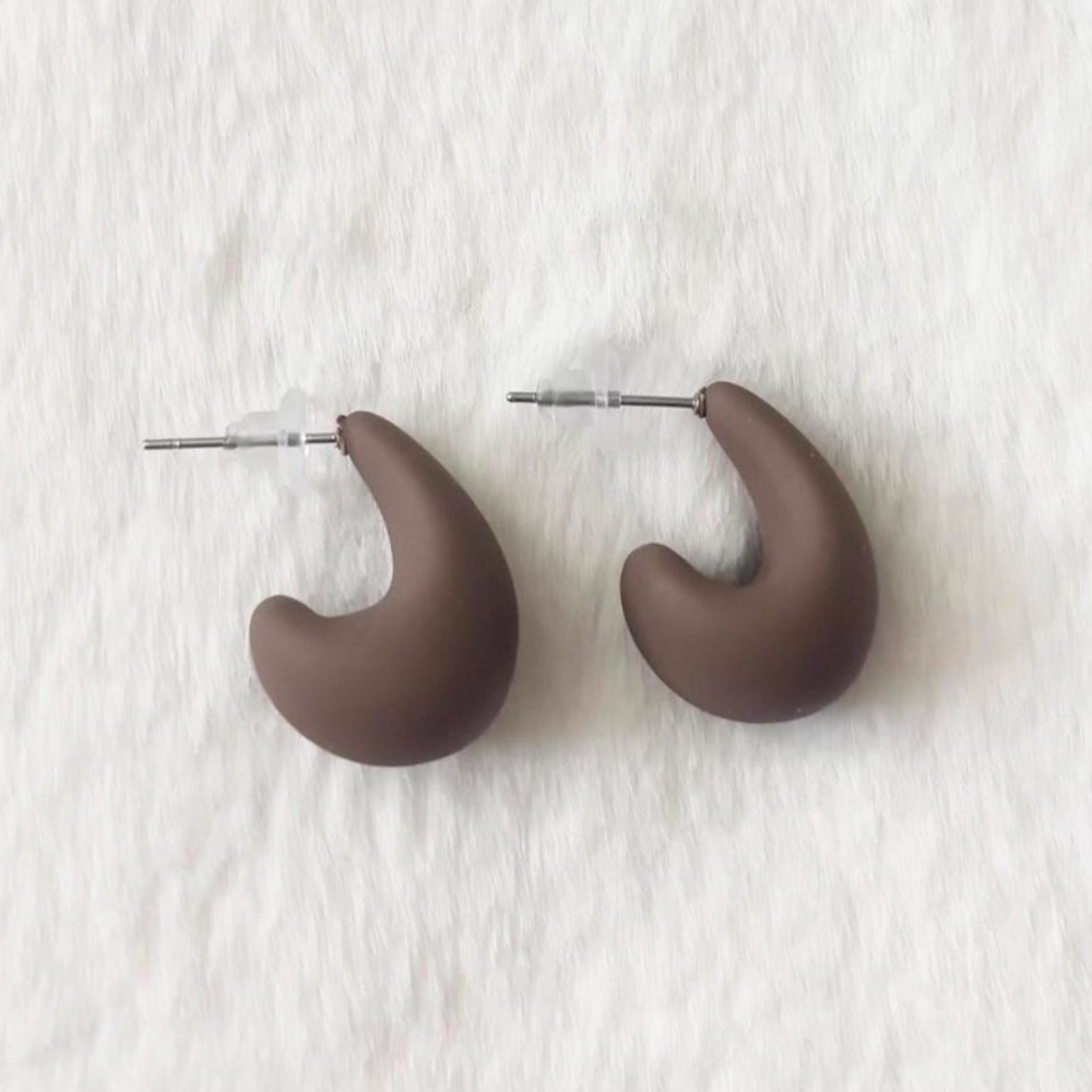5/$15 🩷 MUST BUNDLE Matte Chocolate Brown Crescent Hoop Earrings